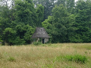 A creepy little building I found strangely attractive. I passed by it on the way to the falls.