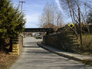 Wider view of D&H bridge over Delaware Street.