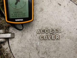 Access cover and GPSr.