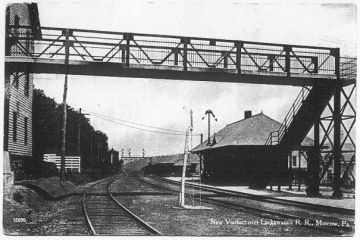 Postcard showing the old footbridge.