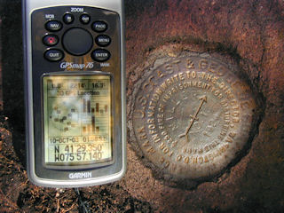 GPSr and the reference mark.