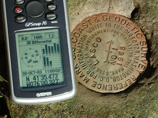 GPSr and the reference mark.