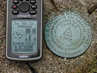 GPSr and the station mark.