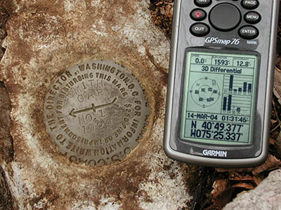 GPSr and the reference mark.