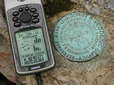GPSr and the reference mark.