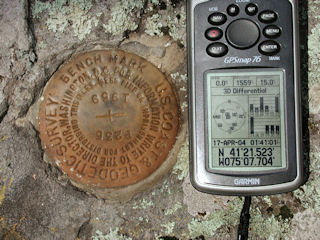 GPSr and the station mark.