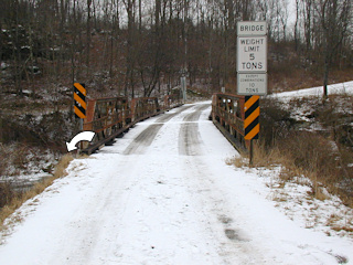 Looking east on SR4017 (Tanners Falls Road).