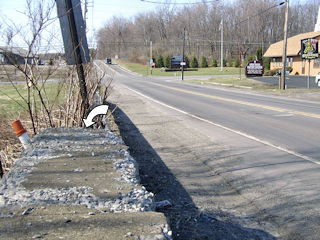 Looking south along Keyser Avenue, toward the intersection with the road to Milwaukee.