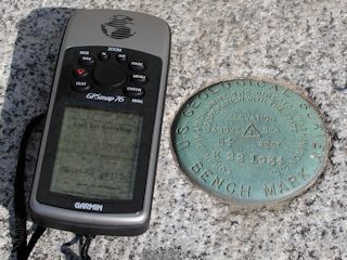 GPSr and the station mark.