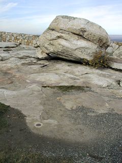 Looking NW toward the large boulder mentioned in the description