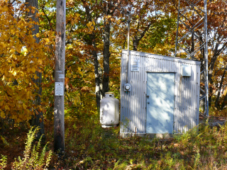 The witness sign is in very good condition and easy to spot.