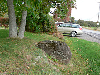 Looking N toward Rich’s car, parked at the entrance to the Kizer Cemetery.