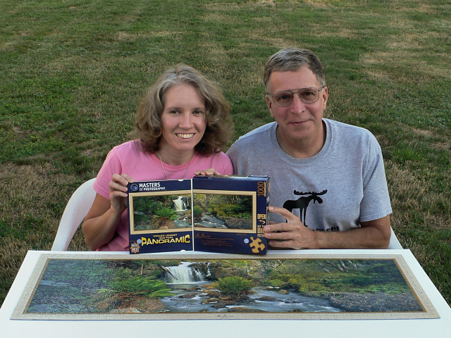 Displaying the puzzle and box.