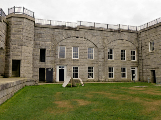 Fort Knox, Officers' Quarters Entrance, Scene