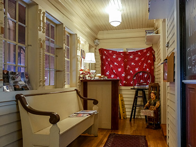 Entrance and foyer, a sample of the quirky atmosphere inside, Black Friar Inn