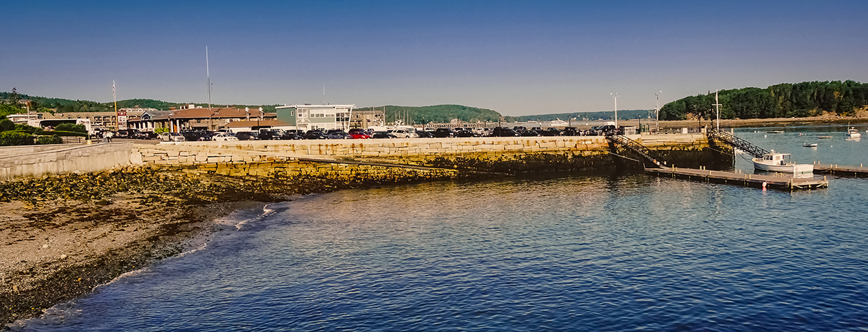 Panorama photo of the Bar Harbor municipal pier