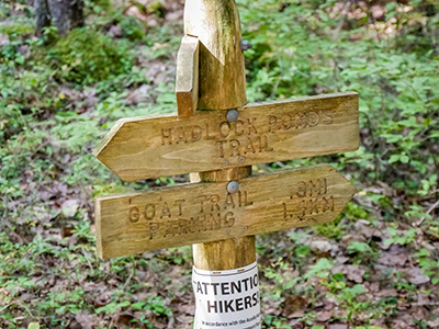 Trails intersection, Lower Hadlock Pond