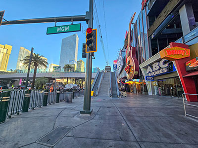 Looking N along Las Vegas Boulevard, toward escalators leading to overpass