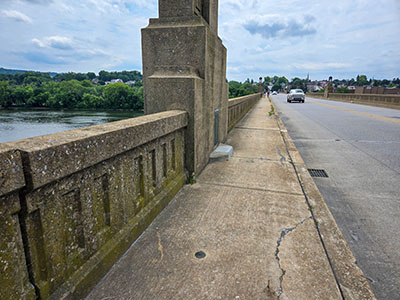 Eyelevel view of the disk on the walkway