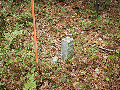 Eyelevel view of the disk on the granite post