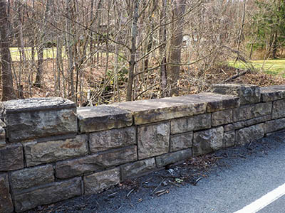 This is the center of the bridge wall. The square that appears to be on the face is just an illusion.